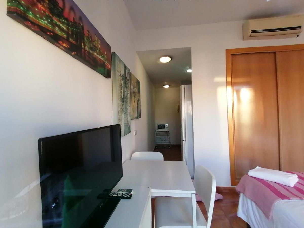 Apartamentos El Puente Мадрид Экстерьер фото
