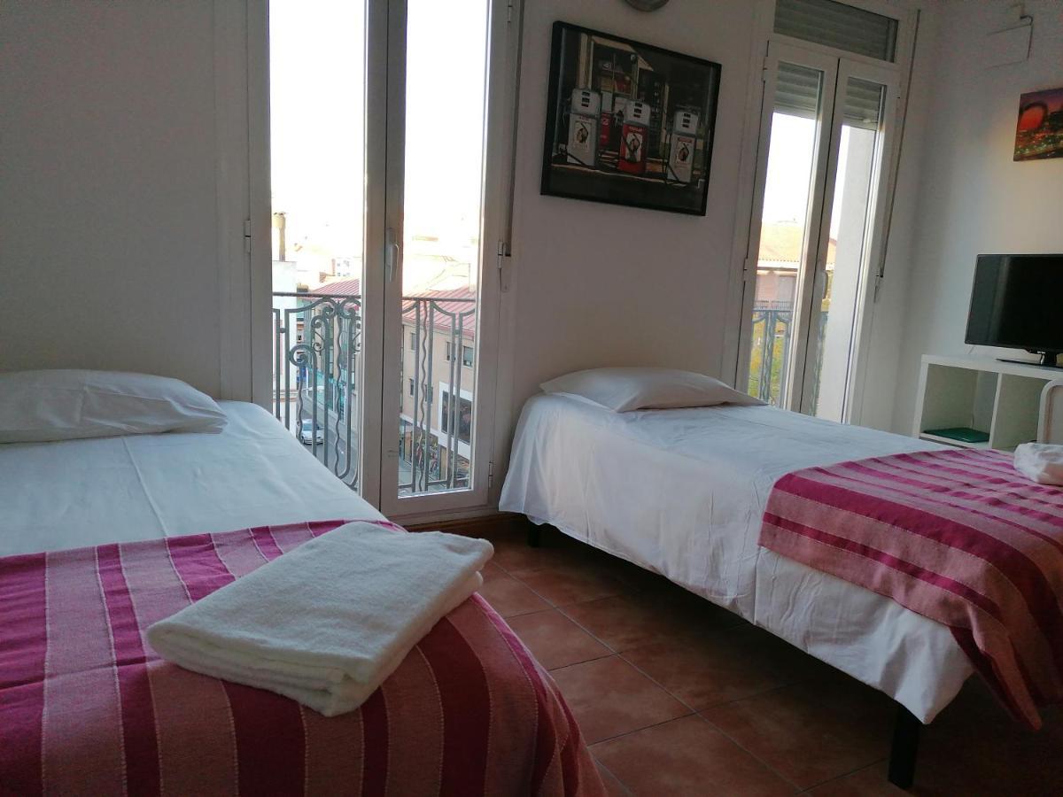 Apartamentos El Puente Мадрид Экстерьер фото