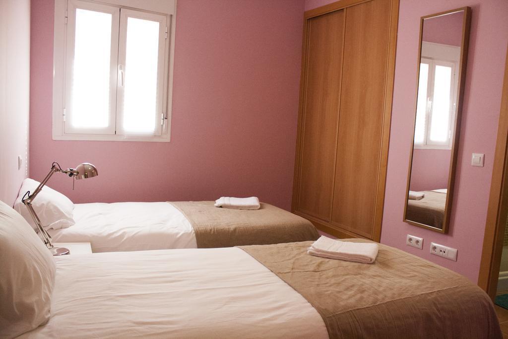 Apartamentos El Puente Мадрид Номер фото