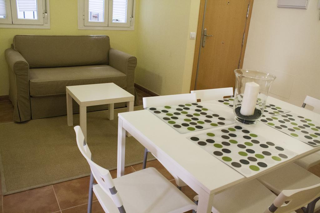 Apartamentos El Puente Мадрид Номер фото