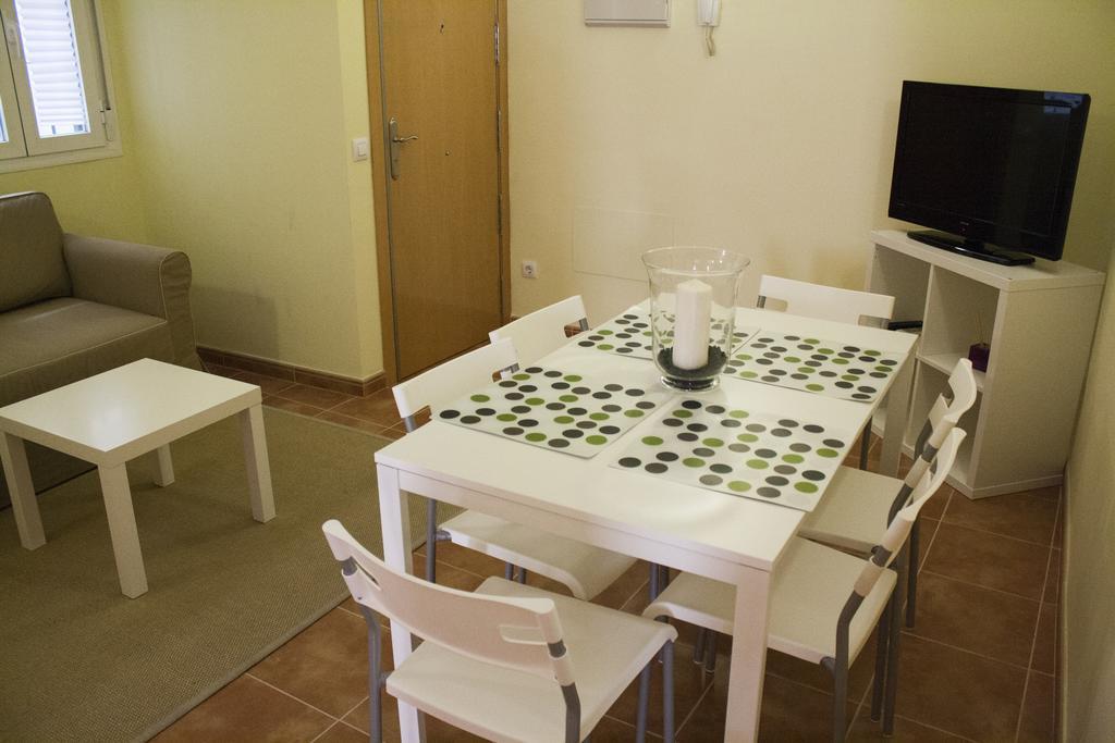 Apartamentos El Puente Мадрид Номер фото