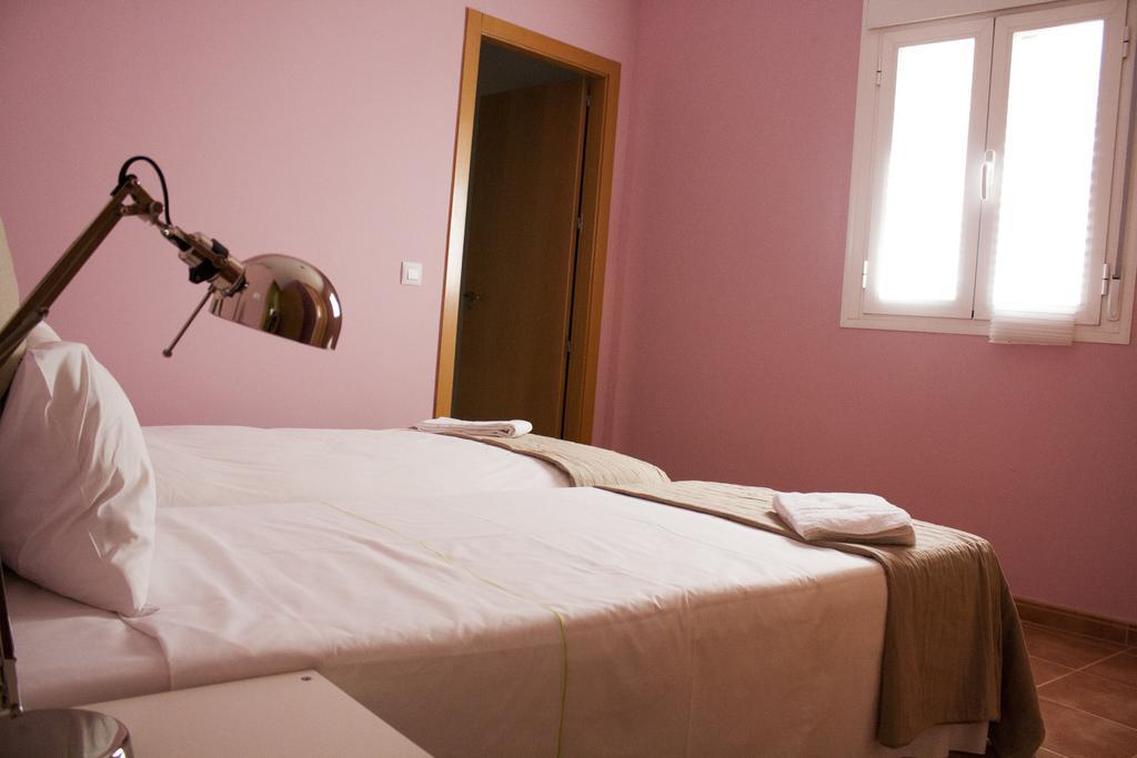 Apartamentos El Puente Мадрид Номер фото