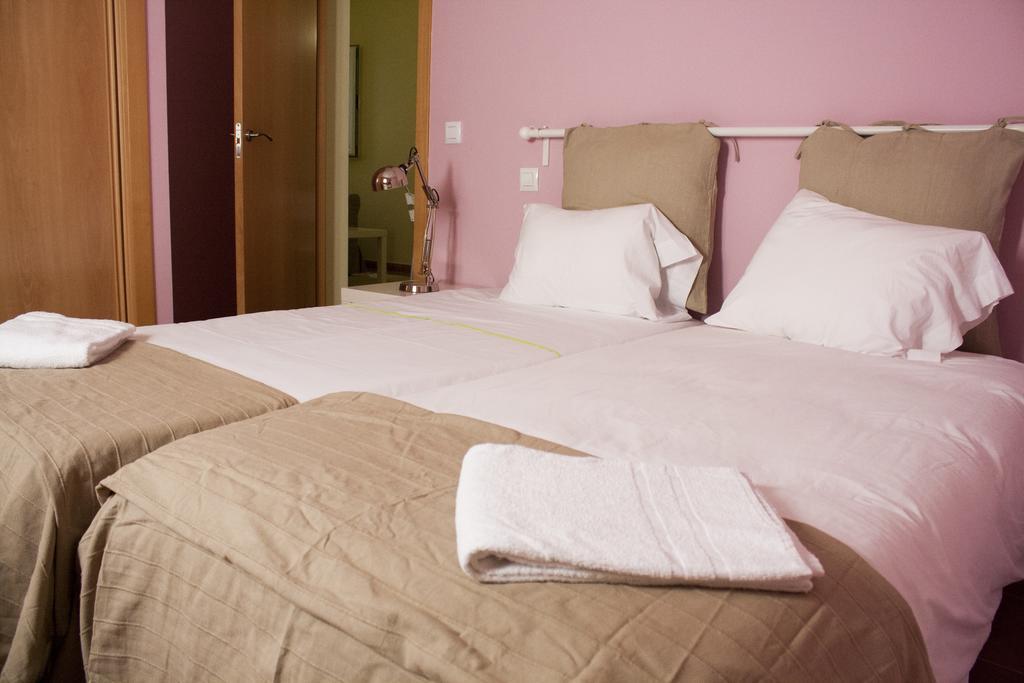 Apartamentos El Puente Мадрид Номер фото